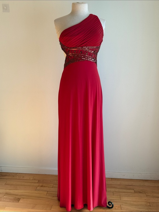 Dresses & Skirts - Asymmetrical One-Shoulder Red Evening Gown with Beaded Waist